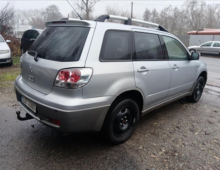 Mitsubishi Outlander Kombi 2,0 l 100 kw