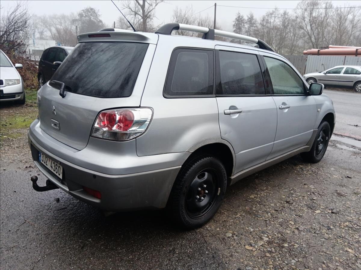 Mitsubishi Outlander Kombi 2,0 l 100 kw