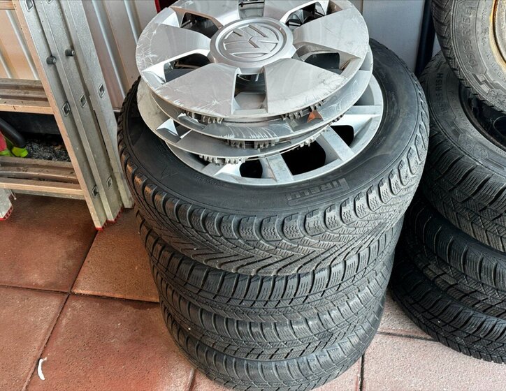 Volkswagen up! Hatchback 999,0 50 kw