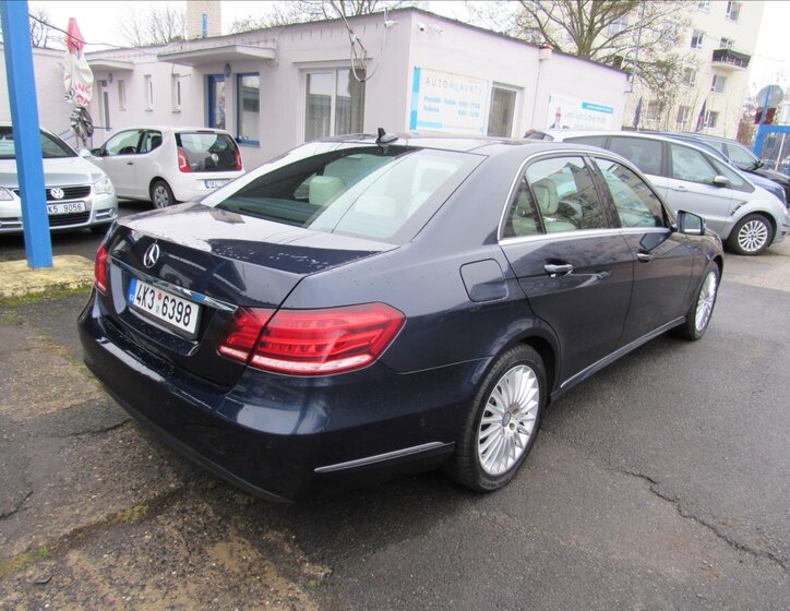 Mercedes-Benz Třídy E Sedan / Limuzína 3,0 l 190 kw
