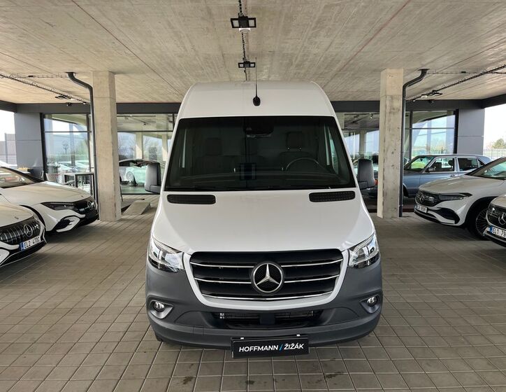 Mercedes-Benz Sprinter 2
