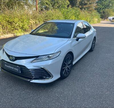 Toyota Camry 6