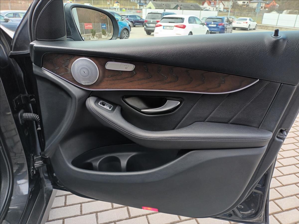 Mercedes-Benz GLC SUV / Terénní 2,0 l 180 kw