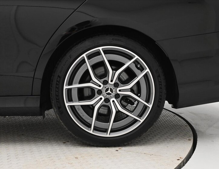 Mercedes-Benz Třídy E Kombi 2,0 l 147 kw