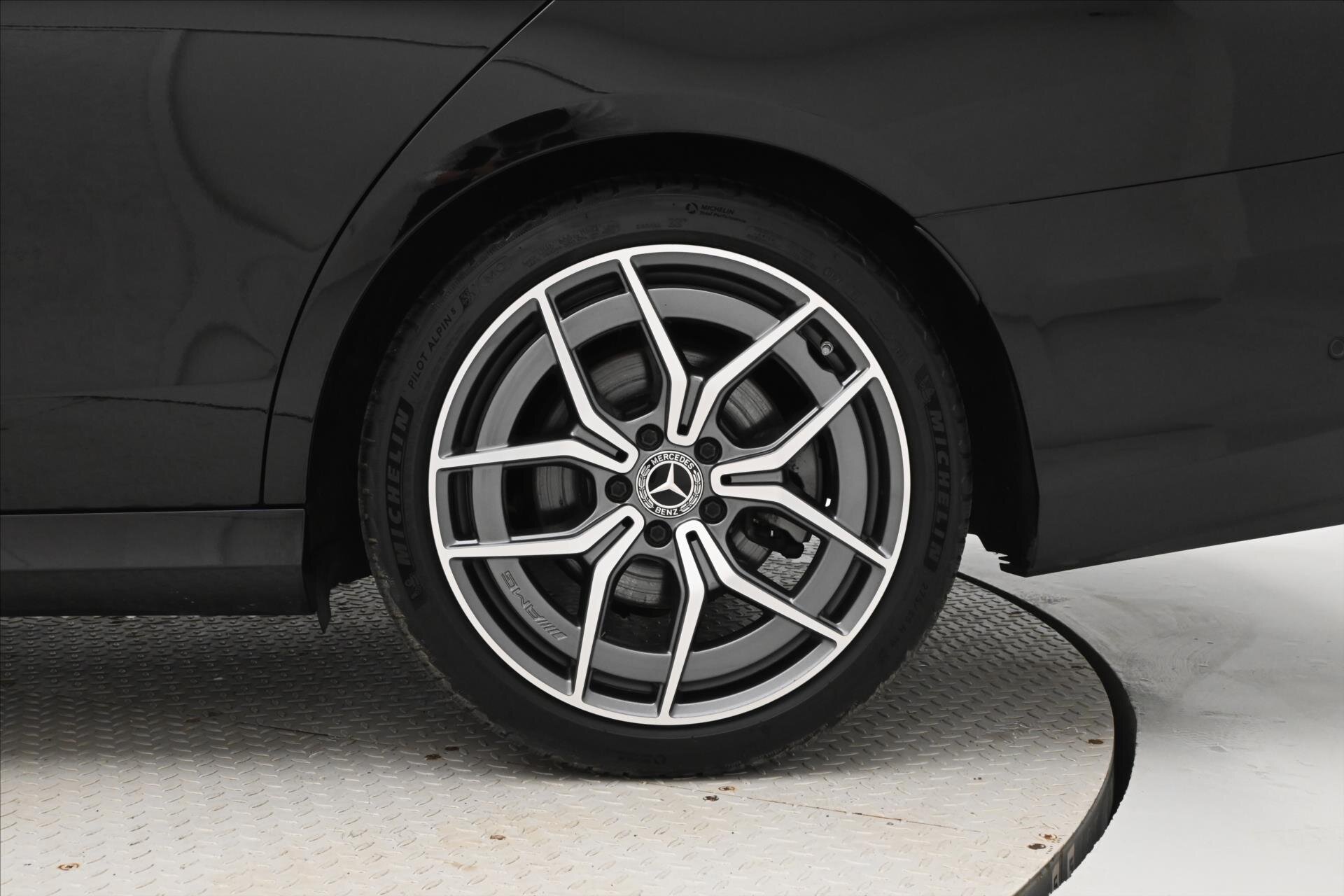 Mercedes-Benz Třídy E Kombi 2,0 l 147 kw