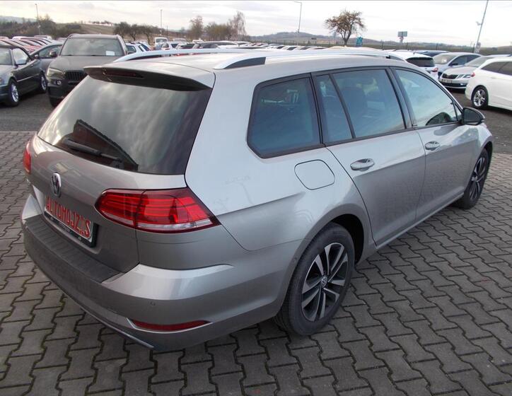 Volkswagen Golf 11