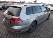 Volkswagen Golf 11