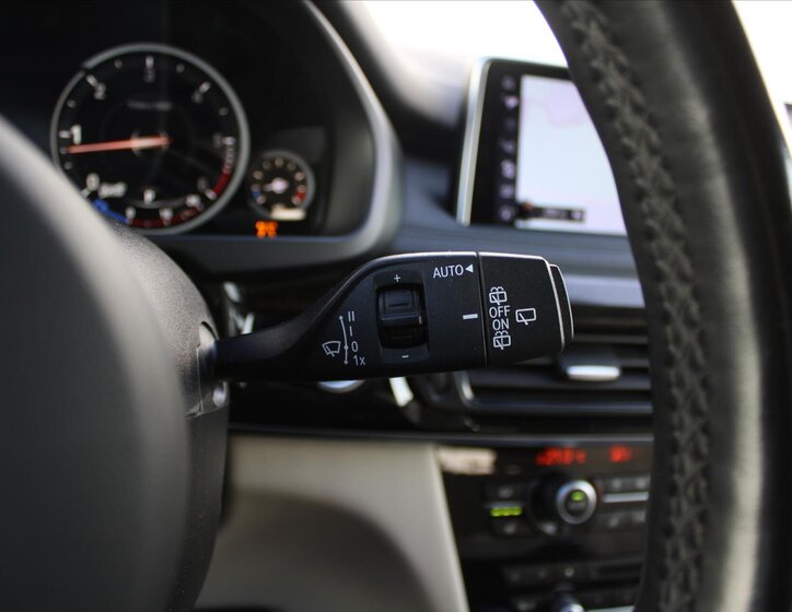 BMW X5 SUV 3,0 l 230 kw