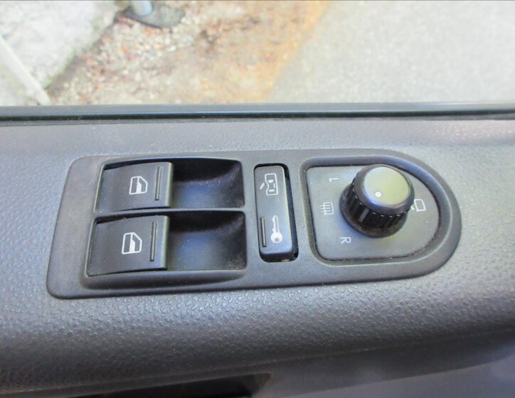 Volkswagen Caravelle Kombi 2,5 l 128 kw