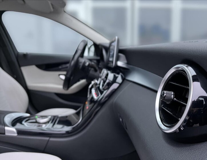 Mercedes-Benz Třídy C Sedan 2,1 l 100 kw