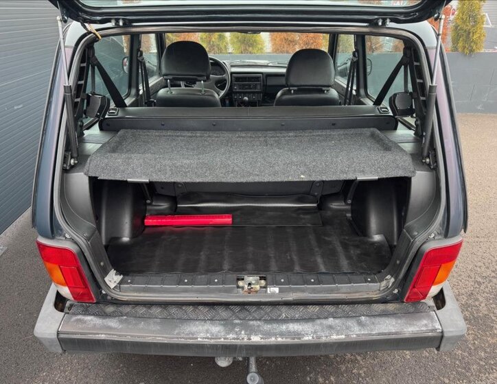 Lada Niva SUV / Terénní 1,7 l 61 kw