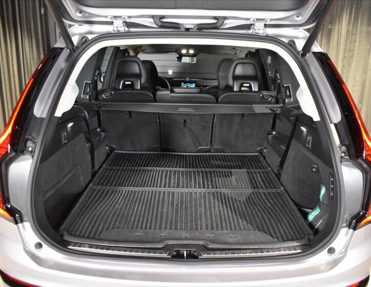 Volvo XC90 SUV / Terénní 2,0 l 228 kw