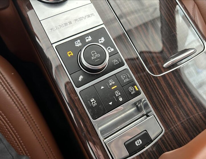 Land Rover Range Rover SUV / Terénní 3,0 l 190 kw