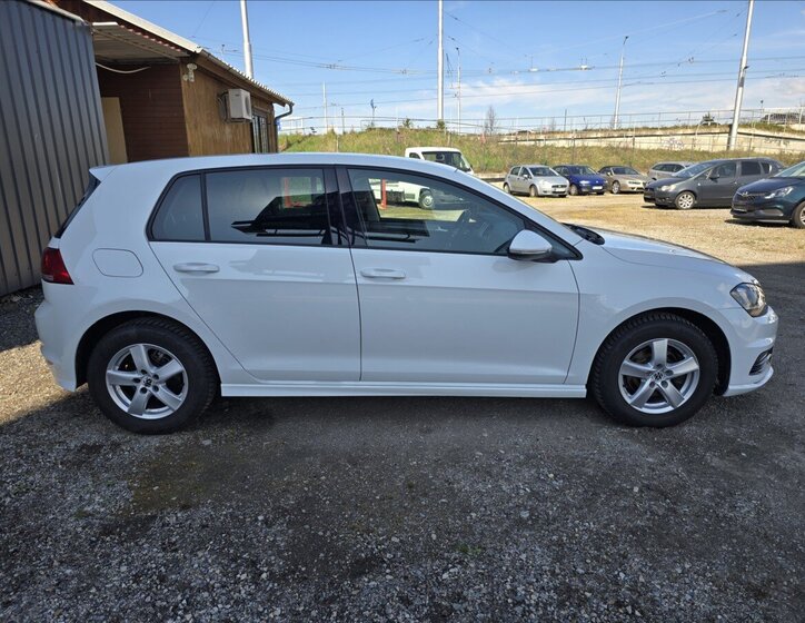 Volkswagen Golf Hatchback 1,2 l 63 kw