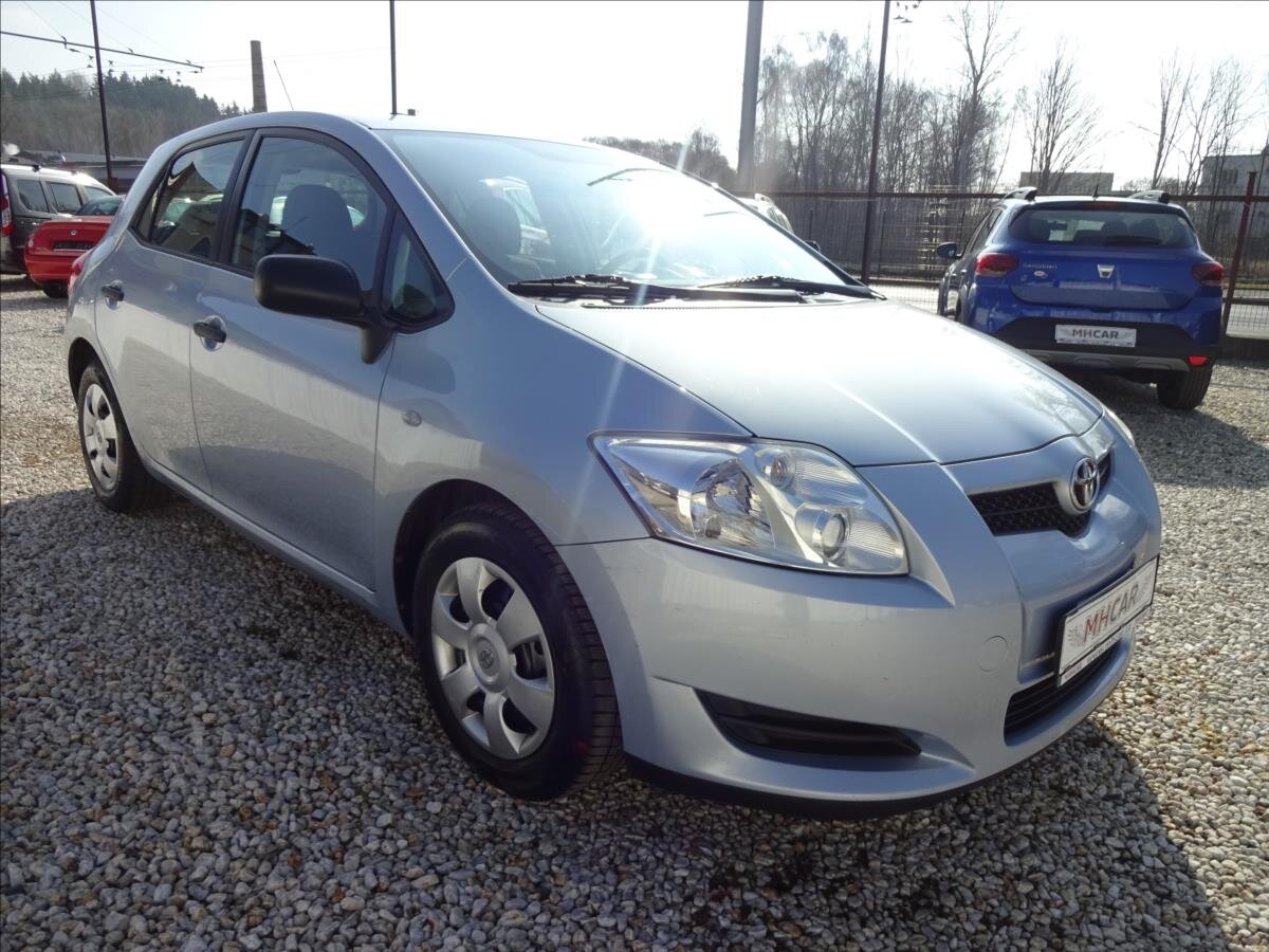Toyota Auris Hatchback 1,3 l 74 kw