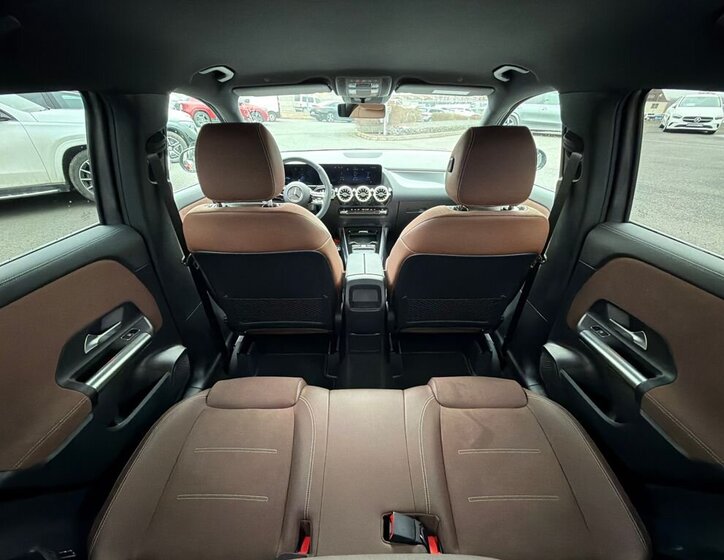 Mercedes-Benz GLA SUV / Terénní 2,0 l 110 kw