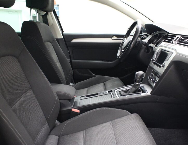 Volkswagen Passat 12