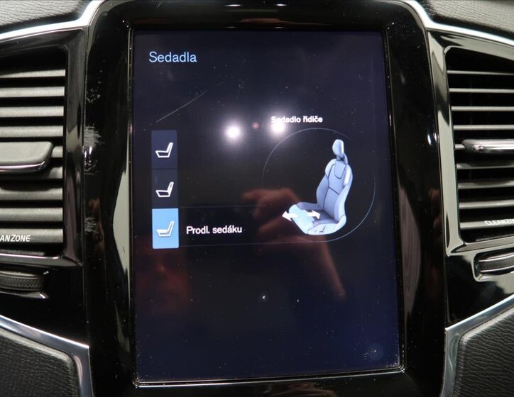 Volvo XC90 SUV 2,0 l 165 kw