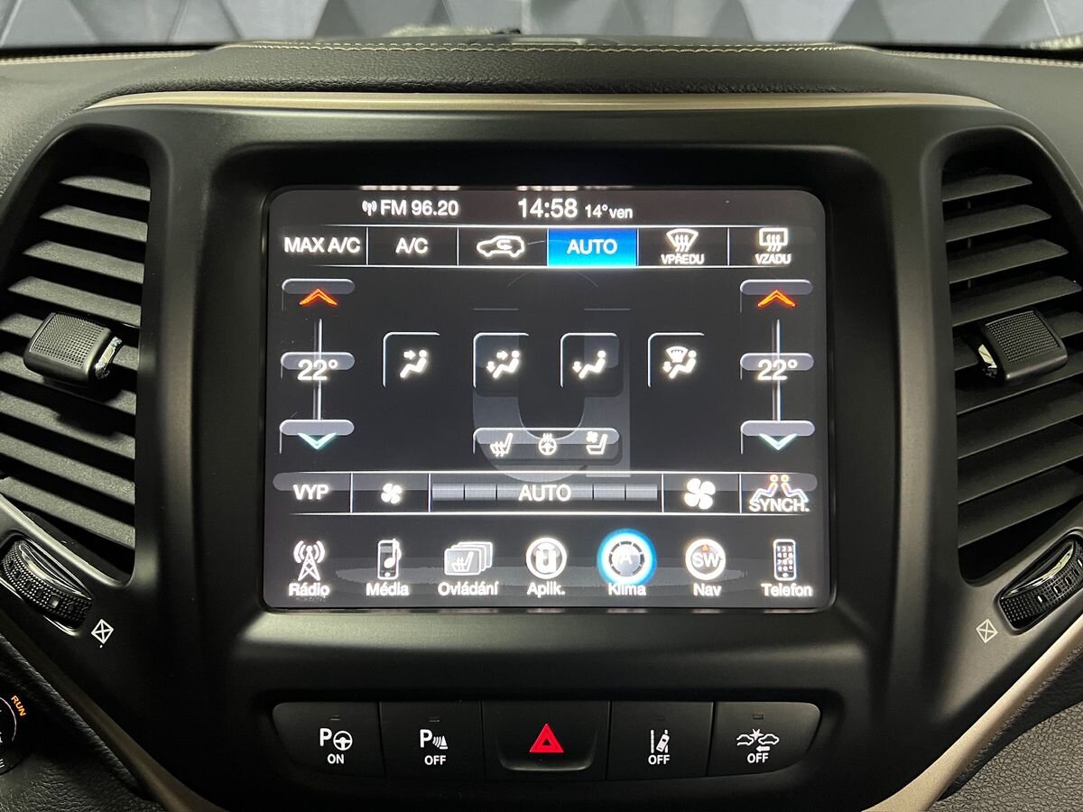 Jeep Cherokee SUV / Terénní 2,0 l 125 kw