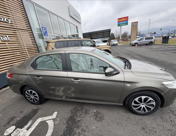 Peugeot 301 Sedan 1,6 l 85 kw