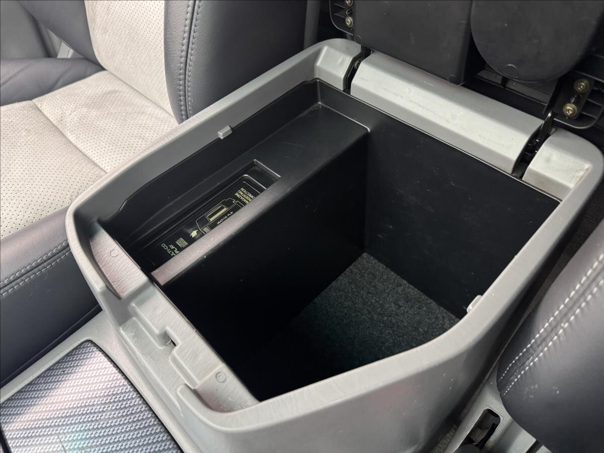 Toyota Land Cruiser SUV / Terénní 4,2 l 150 kw