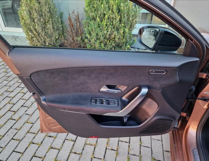 Mercedes-Benz Třídy A Hatchback 1,3 l 100 kw