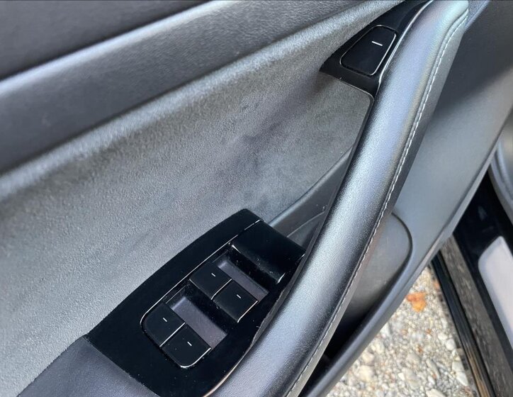 Tesla Model 3 Sedan / Limuzína 0,0 239 kw