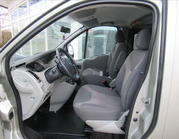 Opel Vivaro Ostatní 2,5 l 84 kw