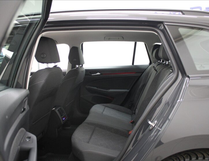 Volkswagen Golf Kombi 1,5 l 96 kw