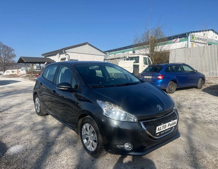 Peugeot 208 Hatchback 1,2 l 60 kw