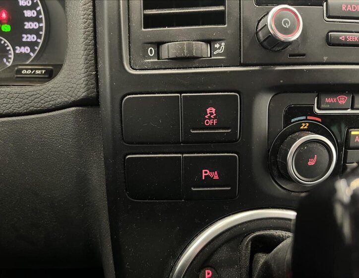 Volkswagen Multivan 13