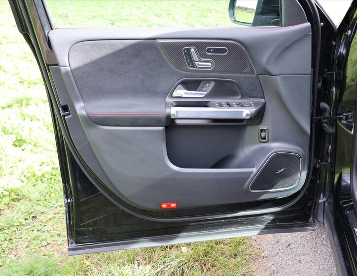 Mercedes-Benz GLB 13