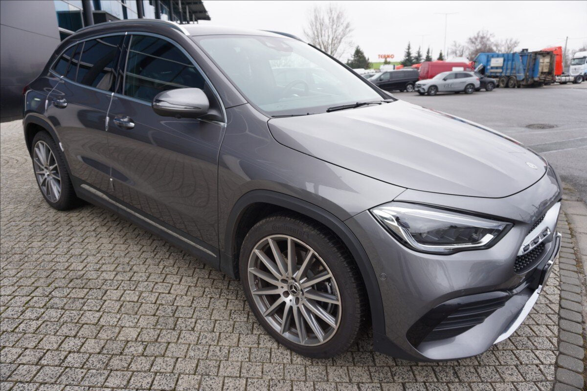Mercedes-Benz GLA SUV 2,0 l 165 kw