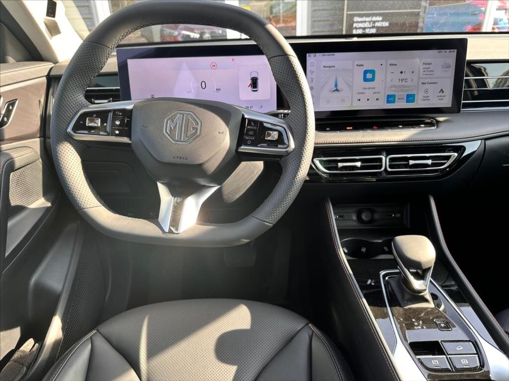 MG HS SUV / Terénní 1,5 l 125 kw