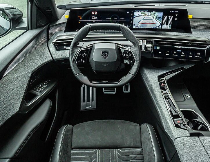 Peugeot 5008 SUV 1,2 l 107 kw