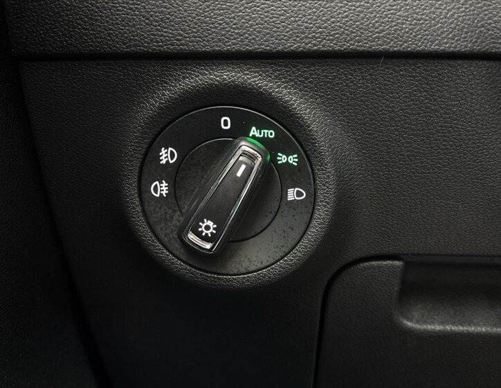 Škoda Karoq SUV / Terénní 1,5 l 110 kw