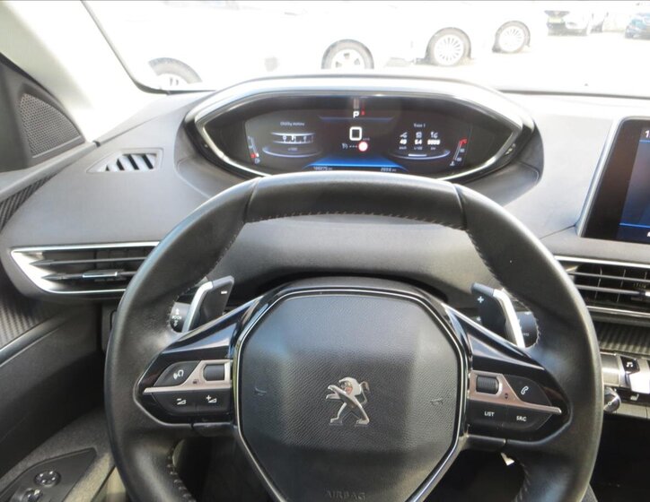 Peugeot 3008 SUV / Terénní 1,5 l 96 kw