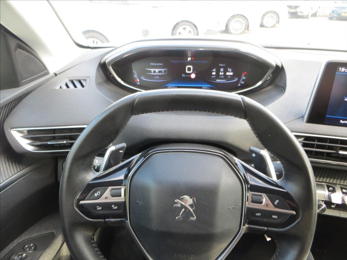 Peugeot 3008 SUV / Terénní 1,5 l 96 kw