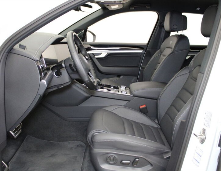 Volkswagen Touareg SUV / Terénní 3,0 l 210 kw