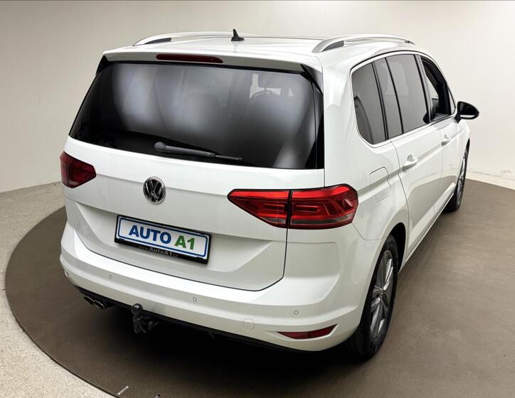 Volkswagen Touran 4