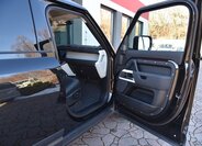 Land Rover Defender SUV 3,0 l 183 kw