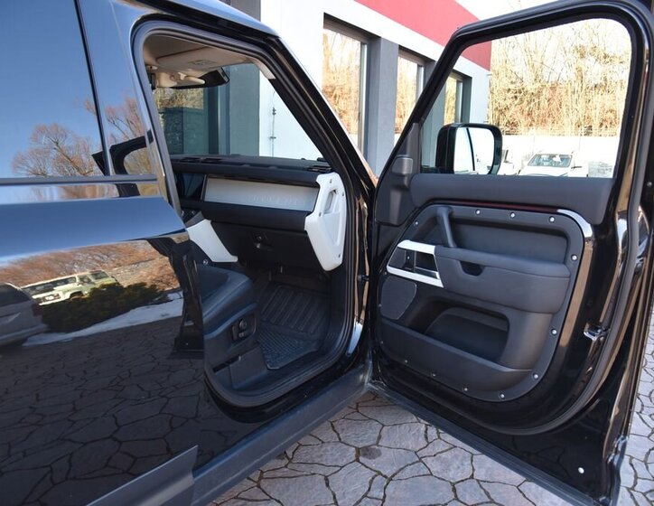 Land Rover Defender SUV 3,0 l 183 kw