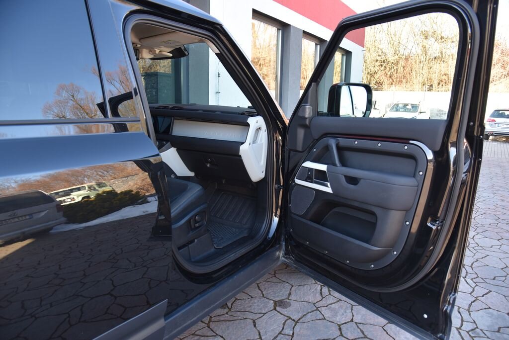 Land Rover Defender SUV 3,0 l 183 kw