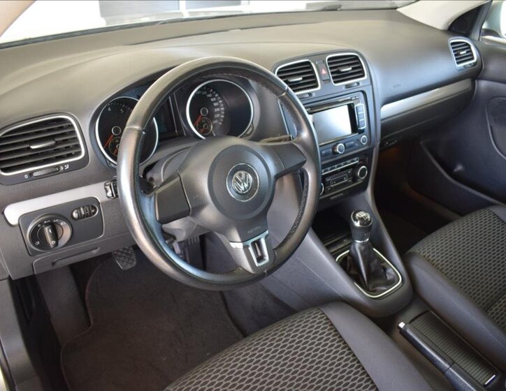 Volkswagen Golf 9