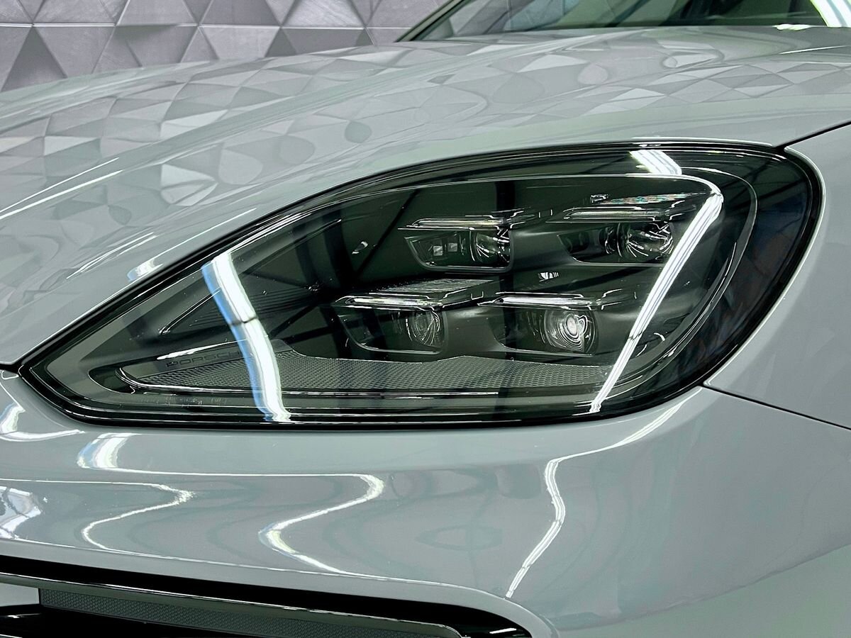 Porsche Cayenne SUV / Terénní 4,0 l 349 kw