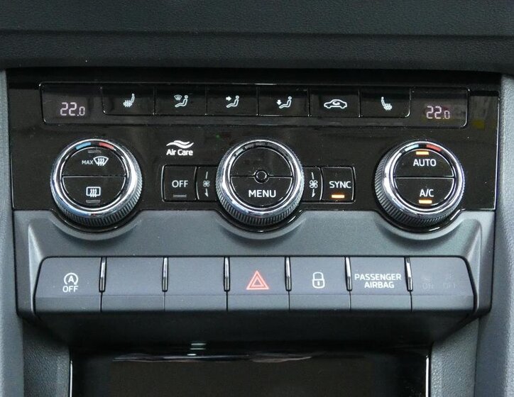 Škoda Karoq SUV / Terénní 1,5 l 110 kw