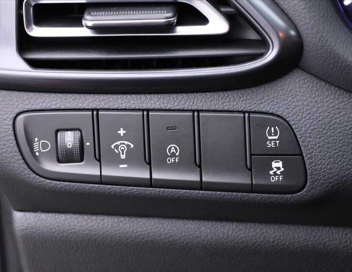 Hyundai i30 Kombi 998,0 88 kw