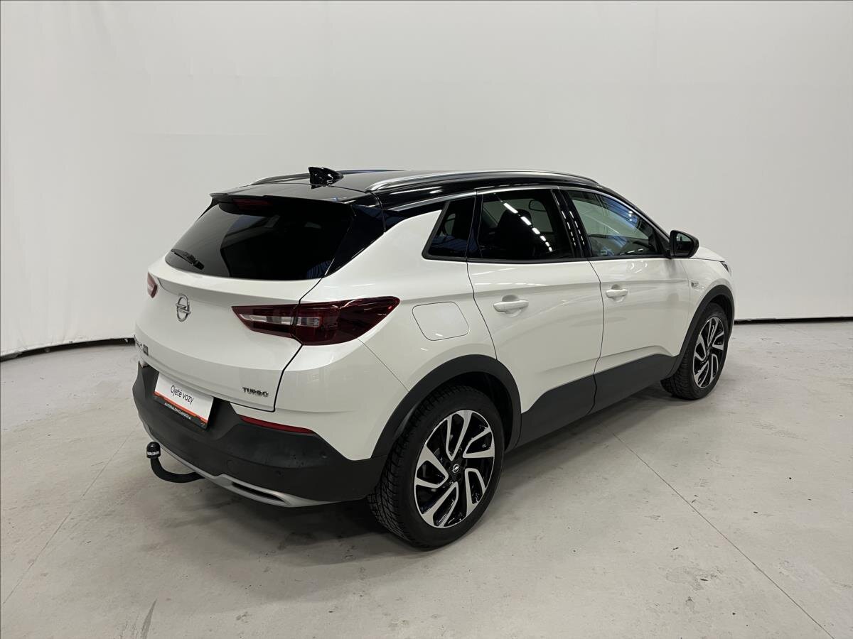 Opel Grandland X SUV / Terénní 1,2 l 96 kw