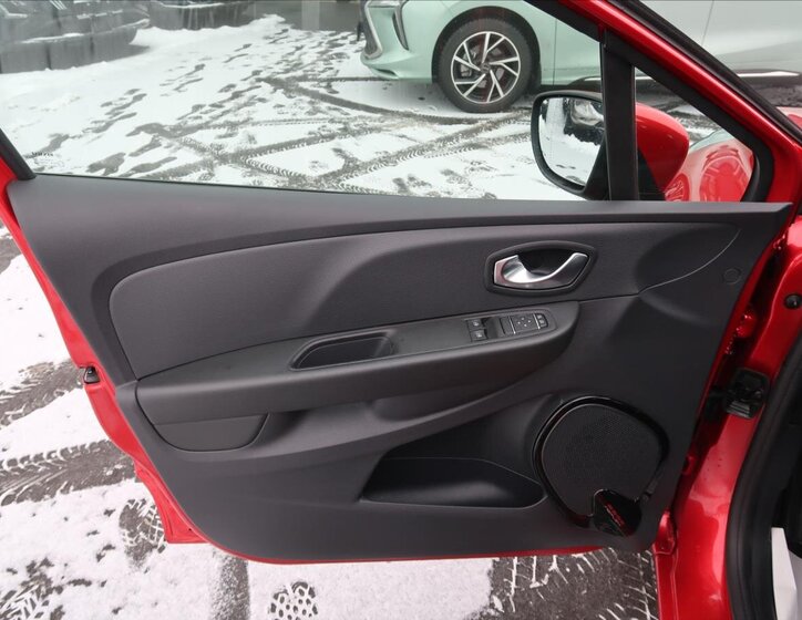 Renault Clio Hatchback 898,0 56 kw