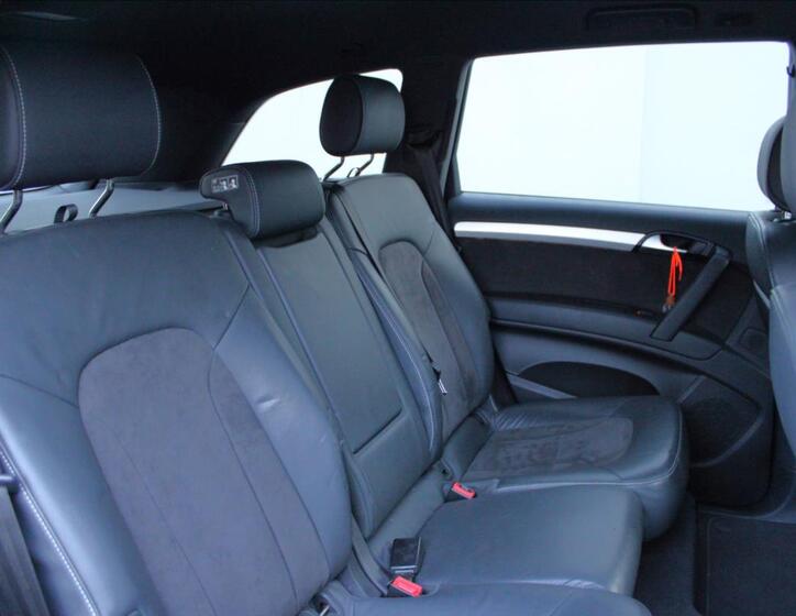 Audi Q7 36